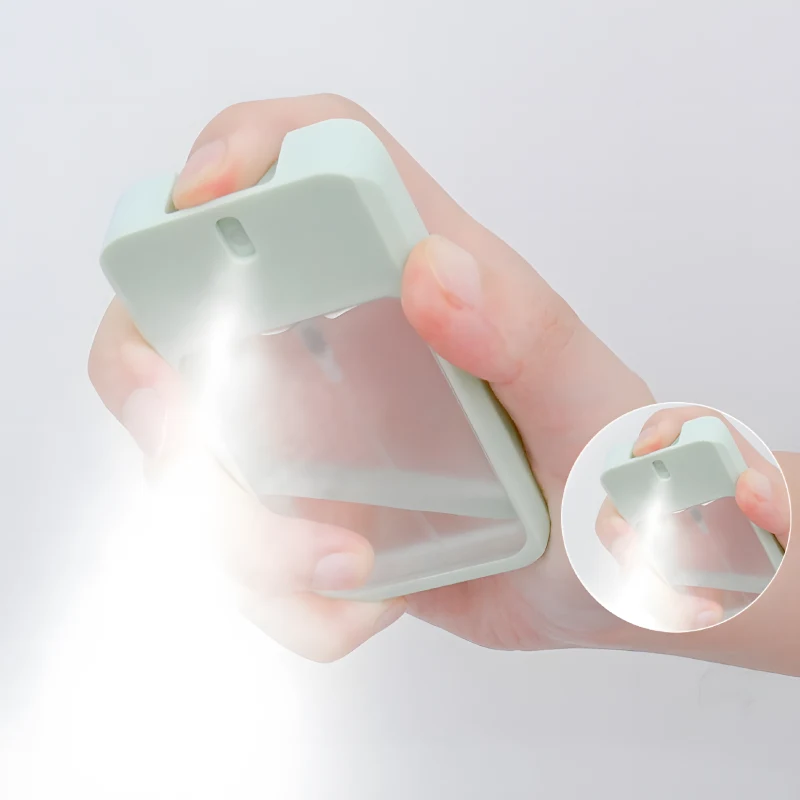 Portable 40ML Plastic Pump Perfume Atomiser PETG PP Pocket Spray Bottle Credit Card Sized for Hand Sanitizer